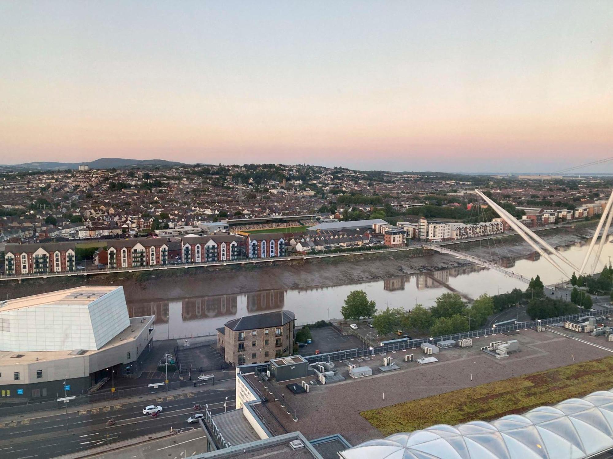 Mercure Newport 外观 照片