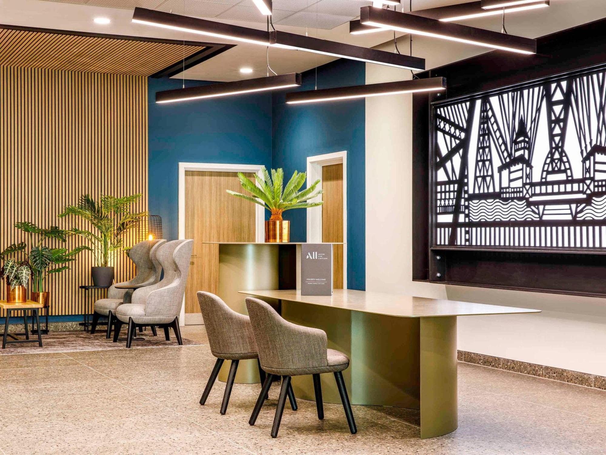Mercure Newport 外观 照片