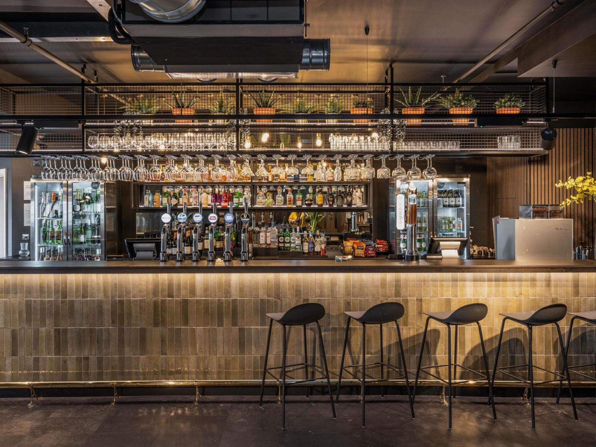 Mercure Newport 外观 照片